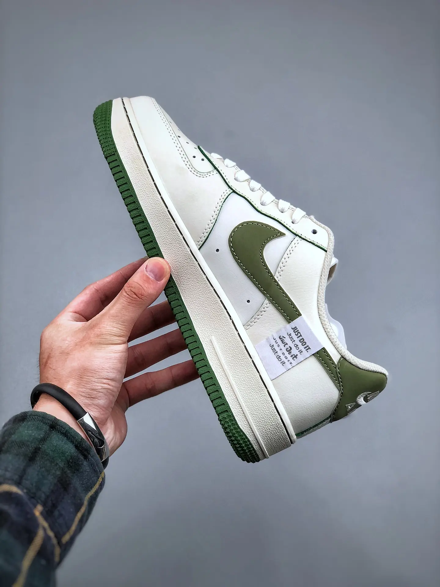 YASSW | Nike Air Force 1 07 Low Lafite Olive Green White Metallic Gold FB1839 Review