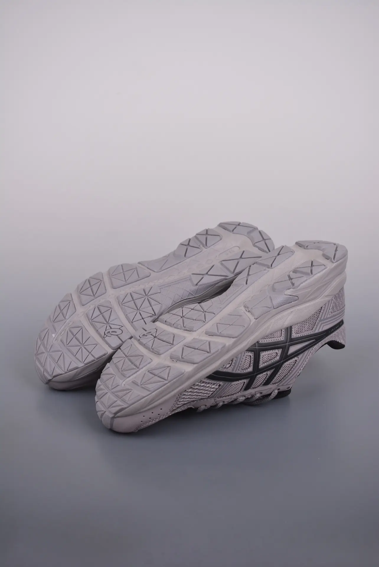 YASSW | ASICS Jolt 3 Running Shoes Review - Style, Comfort, Fit, and Performance